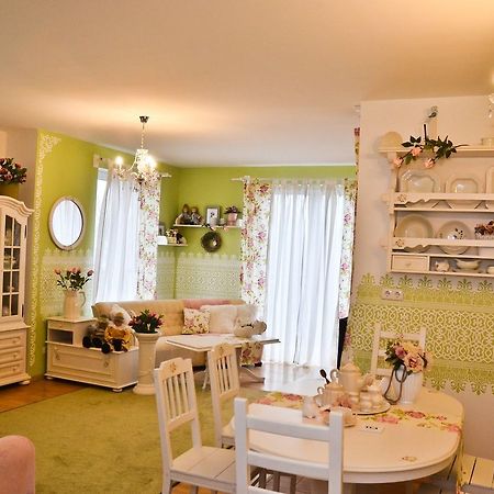 Romantic Apartman ハイデゥソボスロー エクステリア 写真
