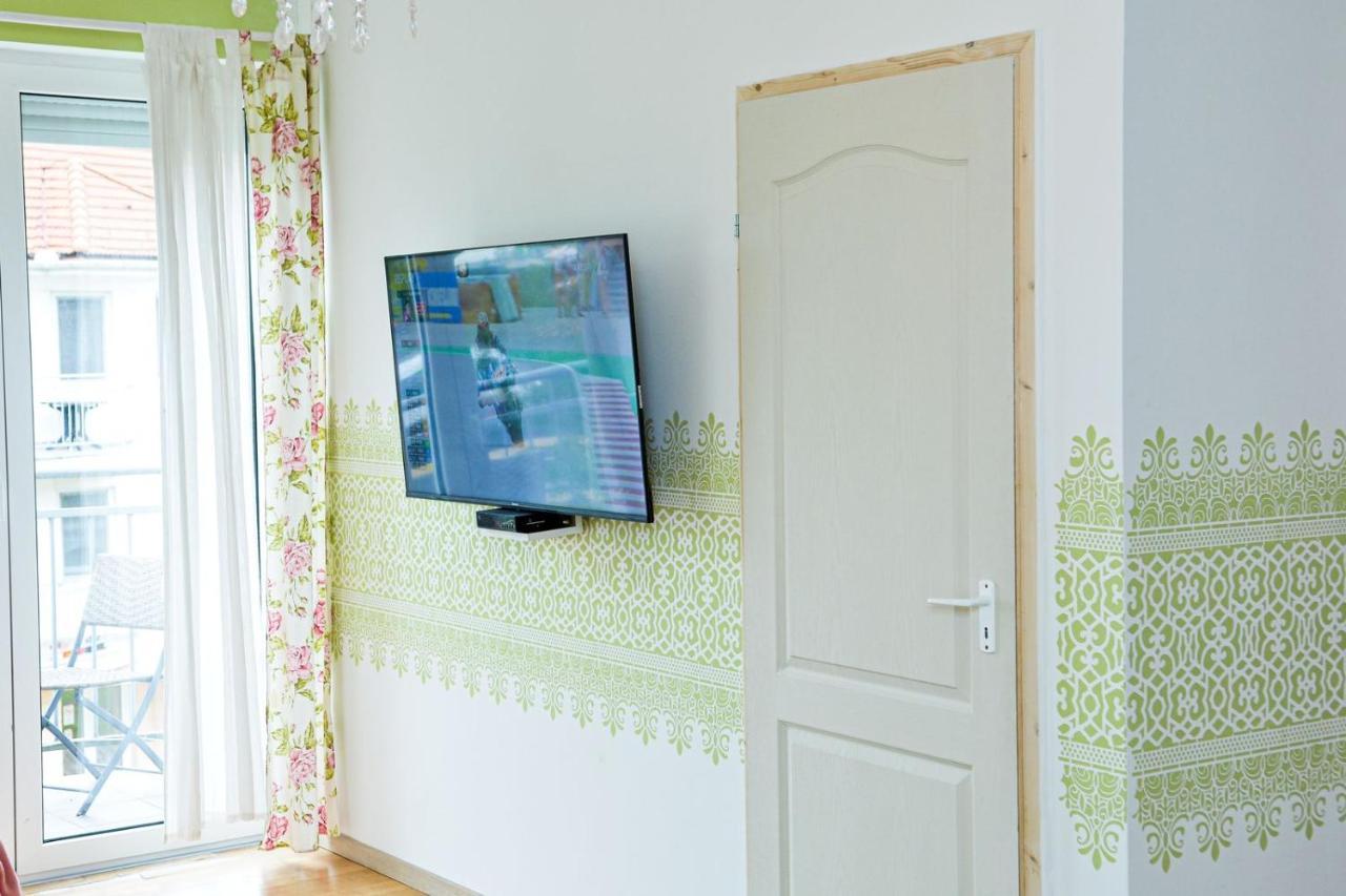 Romantic Apartman ハイデゥソボスロー エクステリア 写真