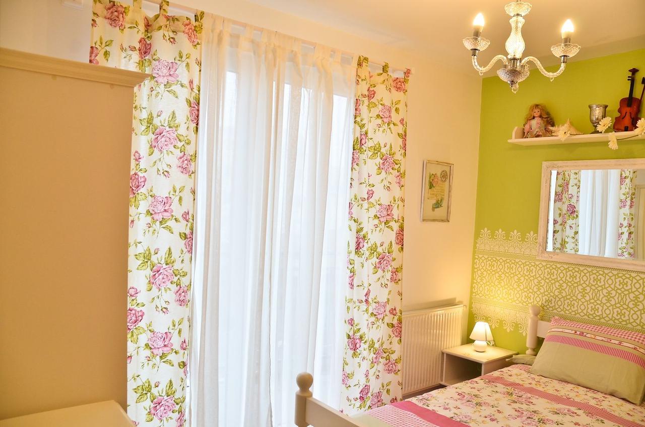 Romantic Apartman ハイデゥソボスロー エクステリア 写真