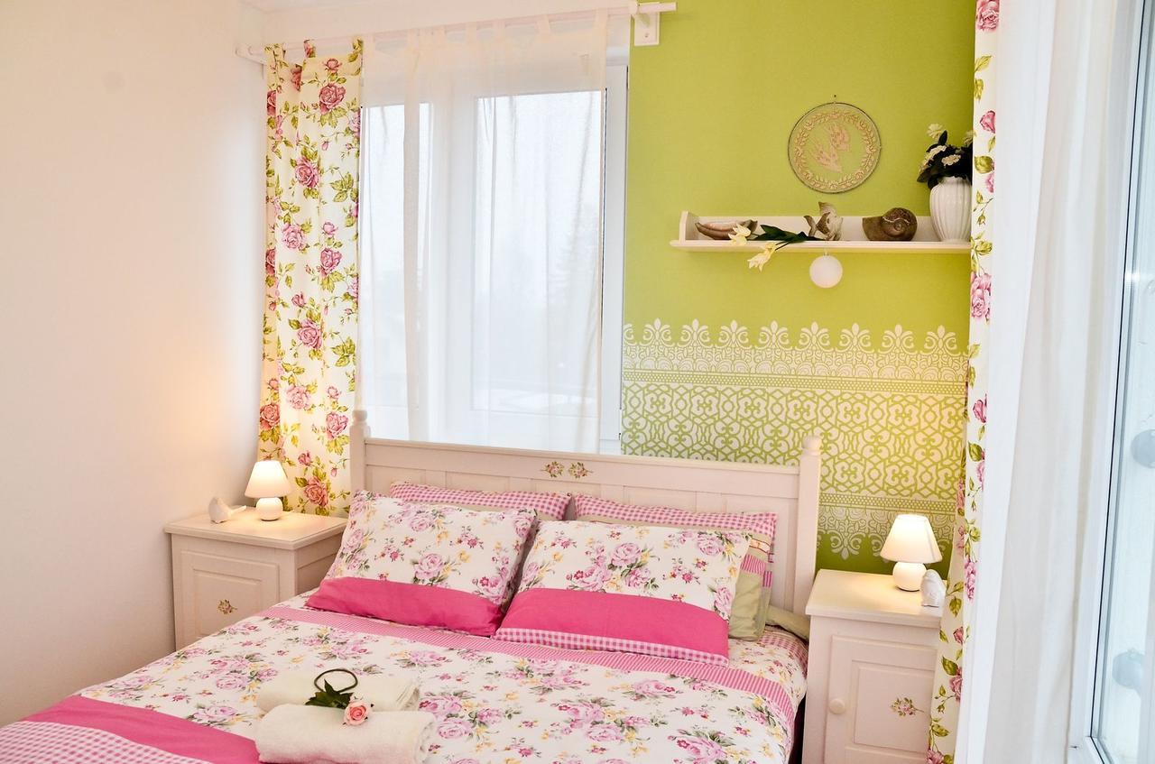 Romantic Apartman ハイデゥソボスロー エクステリア 写真